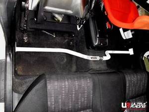 Hovedbilde Lexus IS200/RS200 UltraRacing 2-Point Room Bar